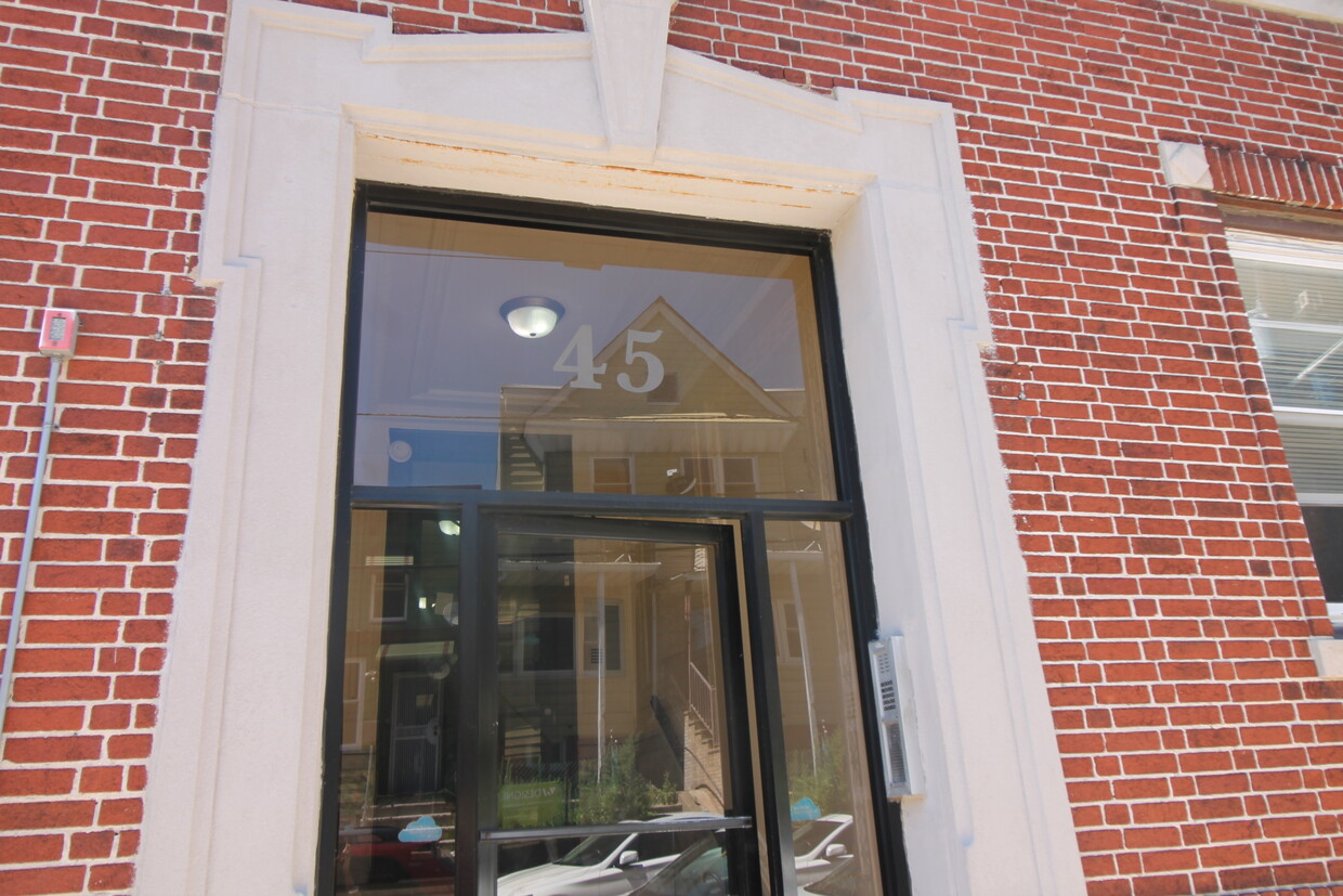 Primary Photo - 45 Newkirk St