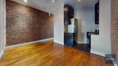 Building Photo - 724 Tenth Avenue