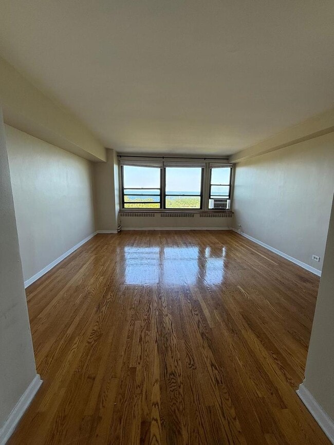 Foto del edificio - 4180 N Marine Dr