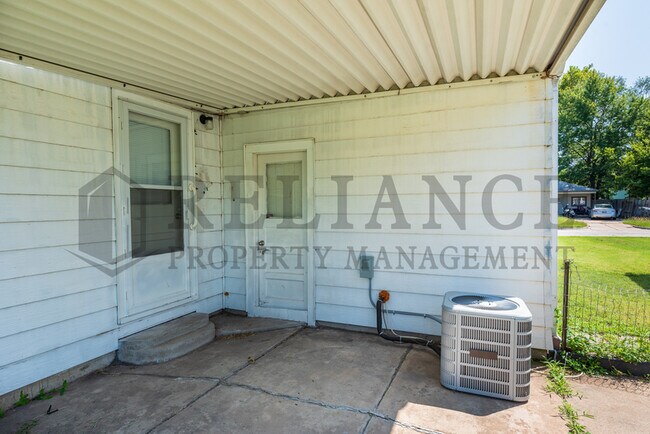 Foto del edificio - 5722 E Grand St