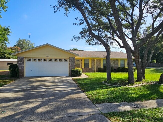 Foto del edificio - 7854 Pleasant Oaks Ave