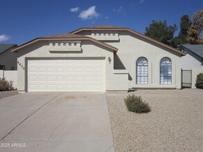 Building Photo - 8820 W Greenbrian Dr