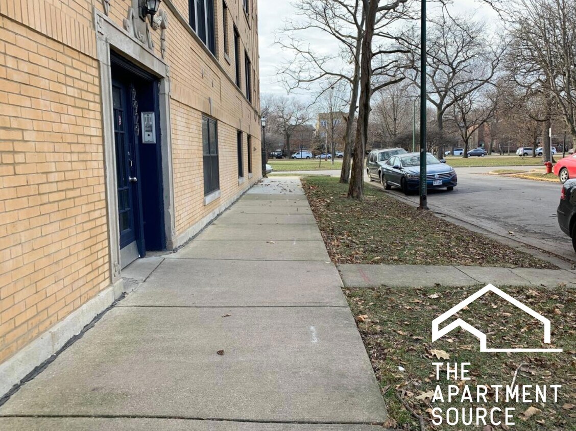 Foto del edificio - 2919 W McLean Ave