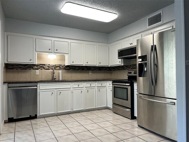 Foto del edificio - 12562 Newbrook Dr