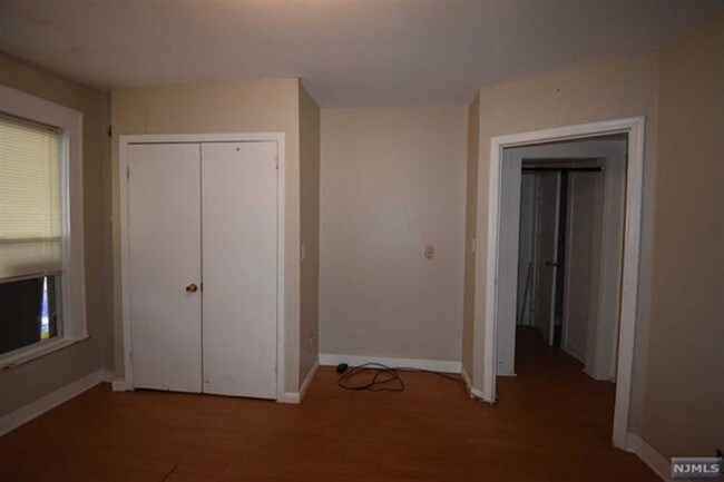 Building Photo - 411 Westview Pl