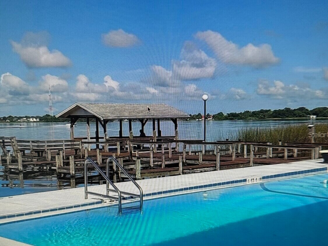 Foto principal - 4328 Edgewater Dr