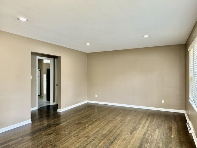 Building Photo - 2849 Clays Mill Rd