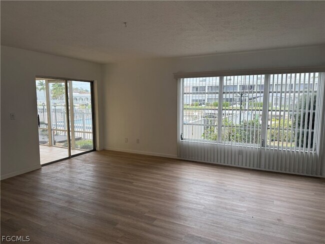 Foto del edificio - 4516 SE 6th Pl