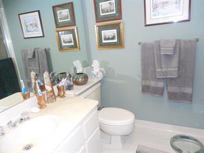 Foto del edificio - 511 Brackenwood Pl