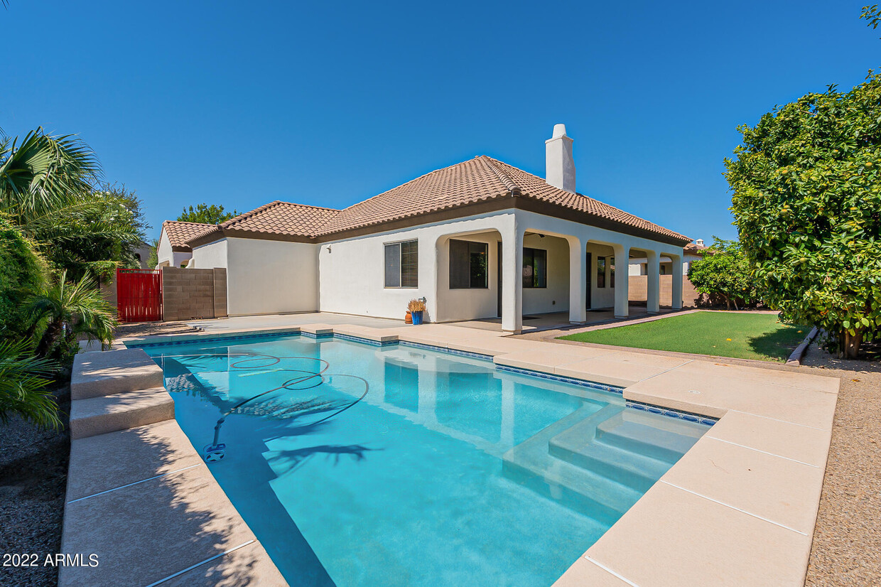 Foto principal - 734 W Juniper Ln