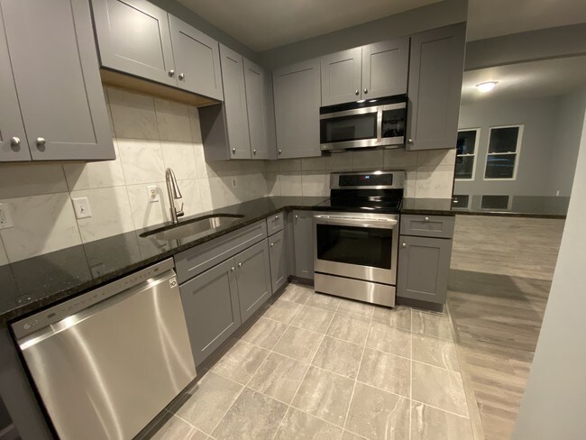 Cocina - 17 E Tompkins St