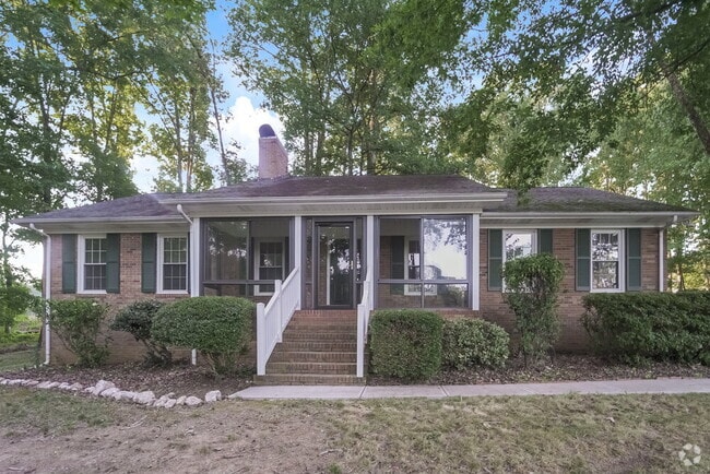 Building Photo - 2215 Knollgate Dr