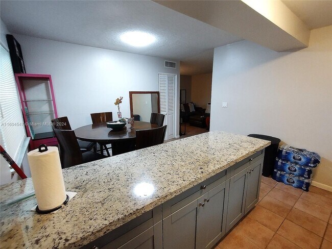 Building Photo - 7921 NW 44th Ct