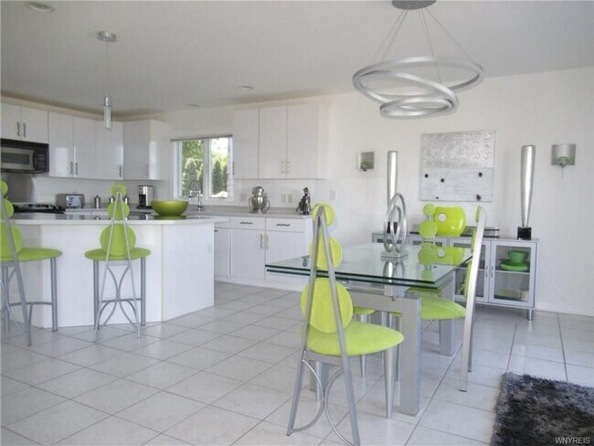 Foto del edificio - 2 Bedroom Single Family Water Front Home i...