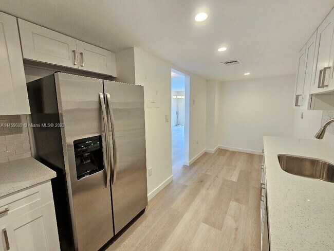 Foto del edificio - 18081 Biscayne Blvd