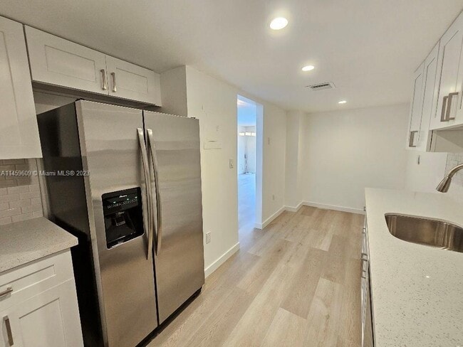 Building Photo - 18081 Biscayne Blvd