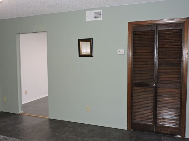 Foto del edificio - Convenient Northeast location!
