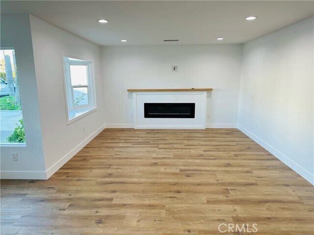 Building Photo - 281 Santo Tomas Ave