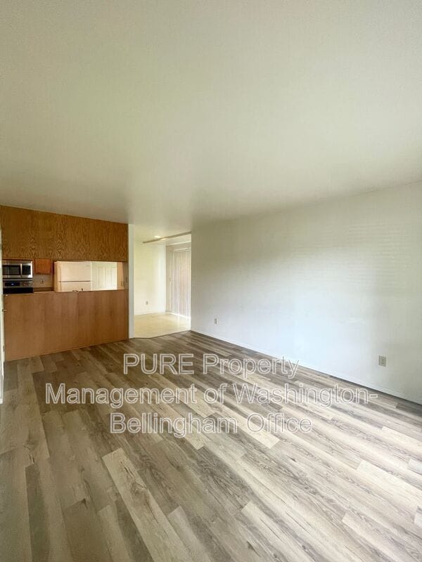 Building Photo - 556 G St
