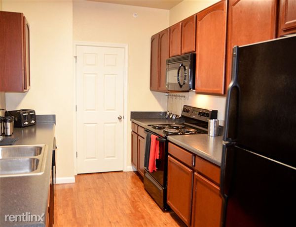 Building Photo - 6222 Utsa Blvd