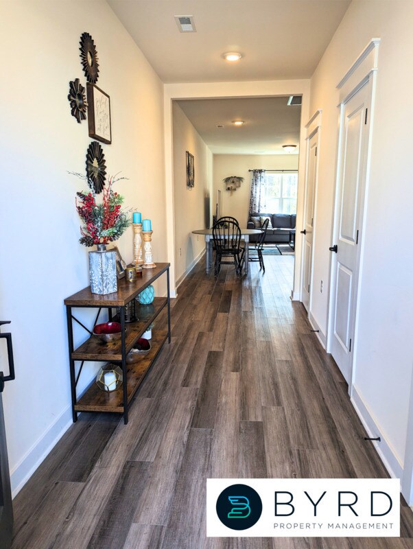 Foto del edificio - 3221 Gannet Ln