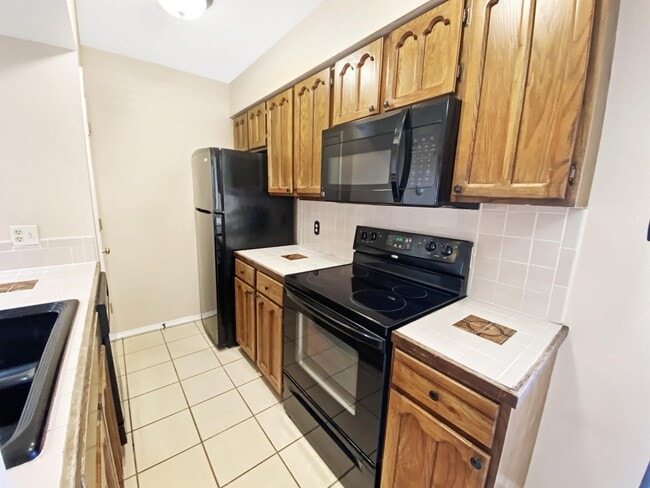 Building Photo - 4135 N Apodaca St