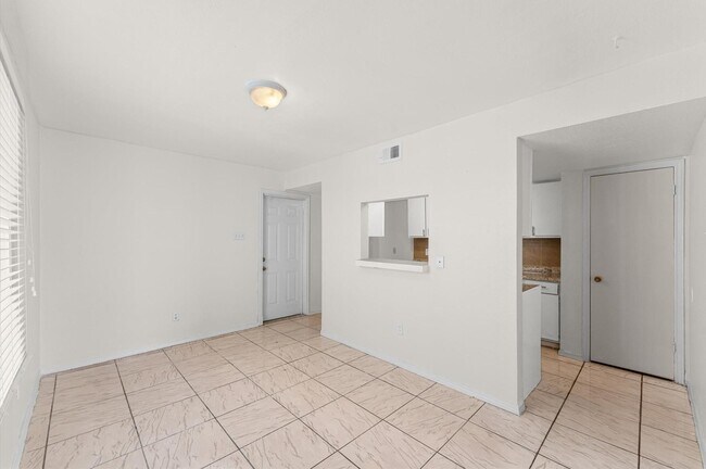 Foto del edificio - 12208 Ormandy St