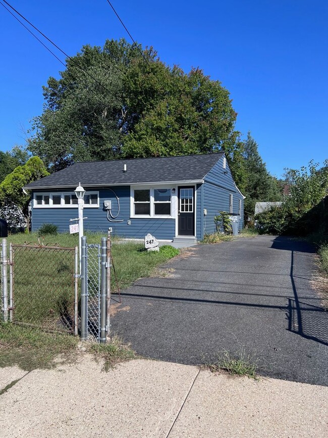 Building Photo - 247 Carroll Rd