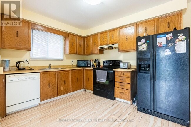 Building Photo - 2465 Headon Forest Dr