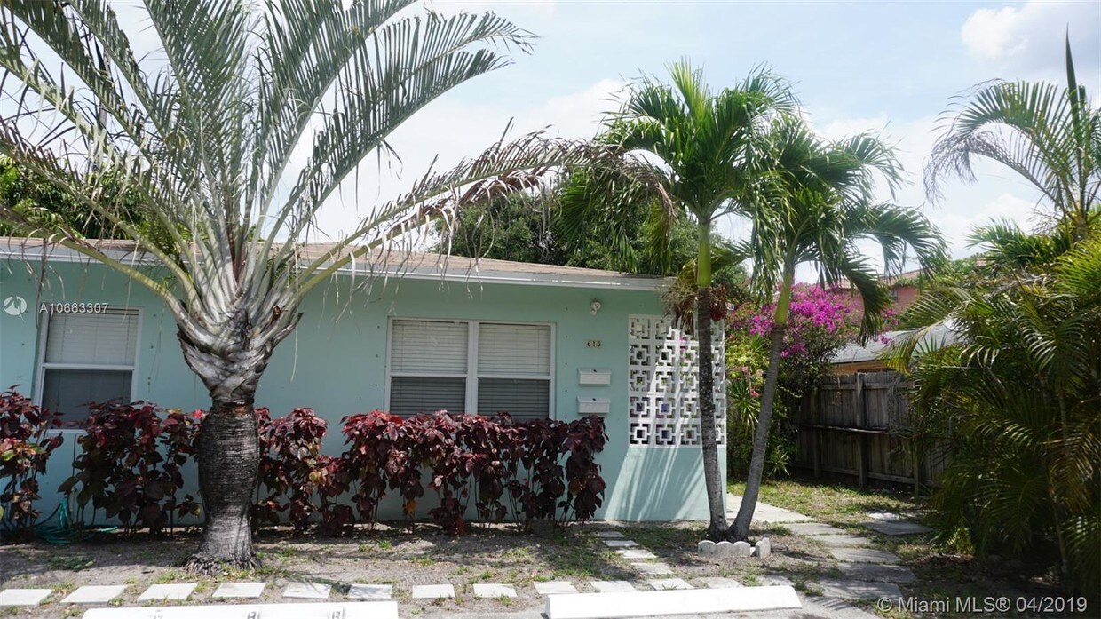 Primary Photo - 615 NW 18th St