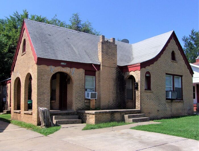 Primary Photo - 1 Bed 1 Bath in the Gast Height in NE OKC