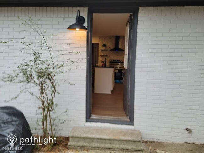 Building Photo - 4 br, 2 bath House - 1921 Vicki Lane SE UNIT