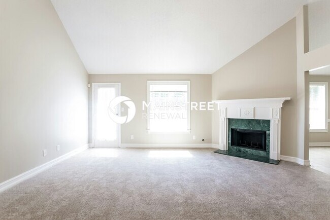 Building Photo - 3 Bedroom Pet-Friendly Home in Fayetteville, GA with Main Street Renewal