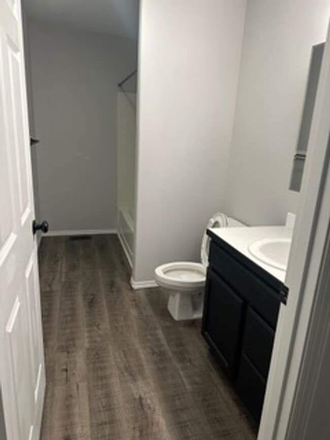 Building Photo - 3 BEDROOM | 1 BATHROOM | 2 CAR GARAGE | 2 ...