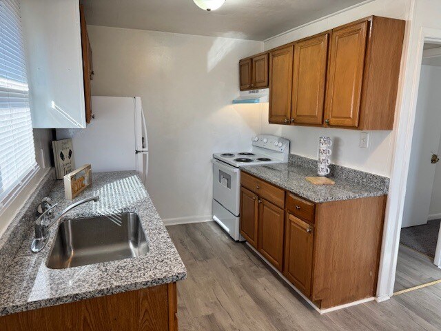 Foto del edificio - 1724 Selden Ave