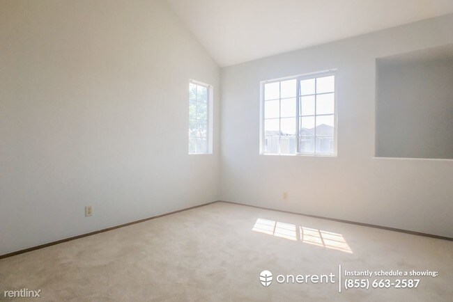 Building Photo - 3 br, 2.5 bath House - 2069 Continental Ave