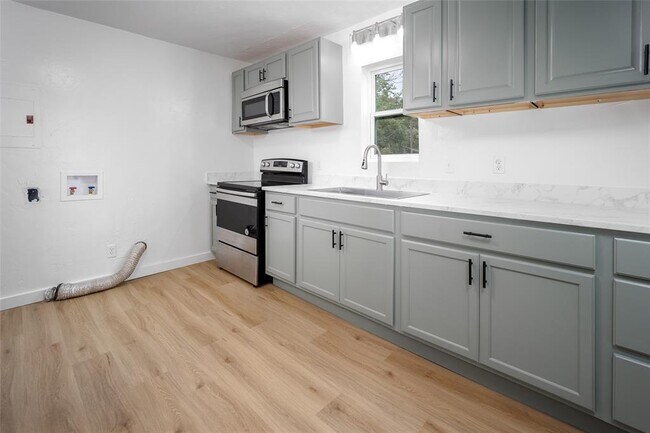 Building Photo - 119 S Harrison Ave