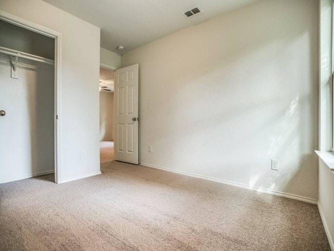 Building Photo - 3600 Reese Dr