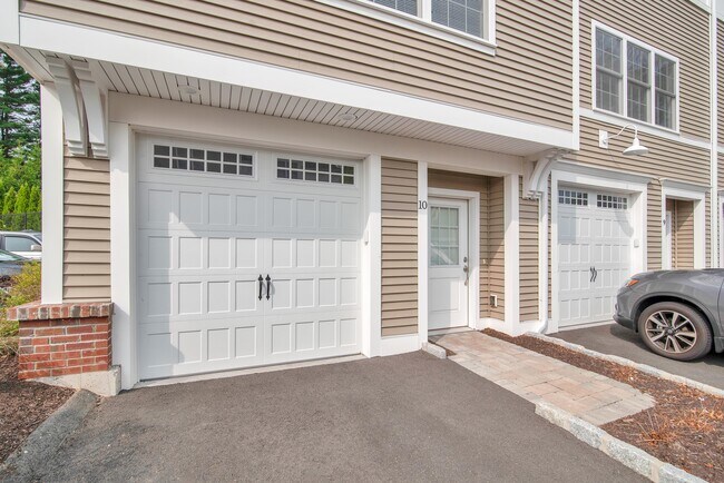 Foto del edificio - 777 N Main St