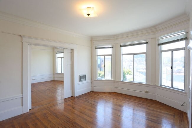Photo - 1551 Hyde St Apartment
