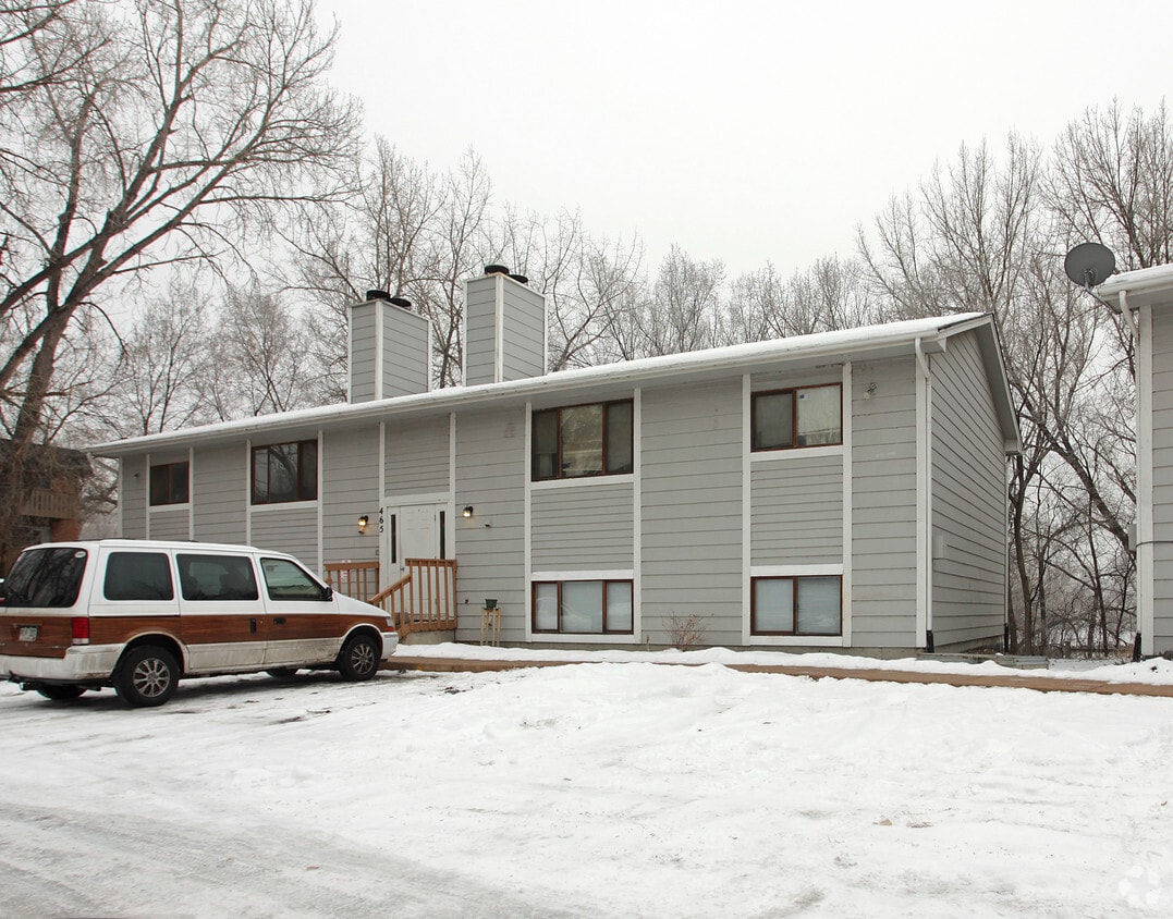Primary Photo - Woodland Apartments