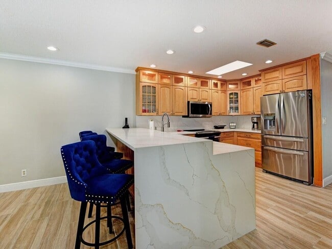 Photo - 5979 Pinebrook Dr House