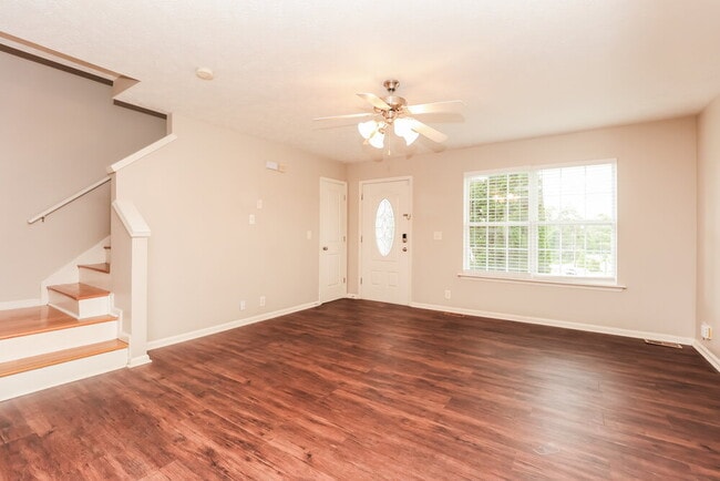 Building Photo - 412 Elegance Way