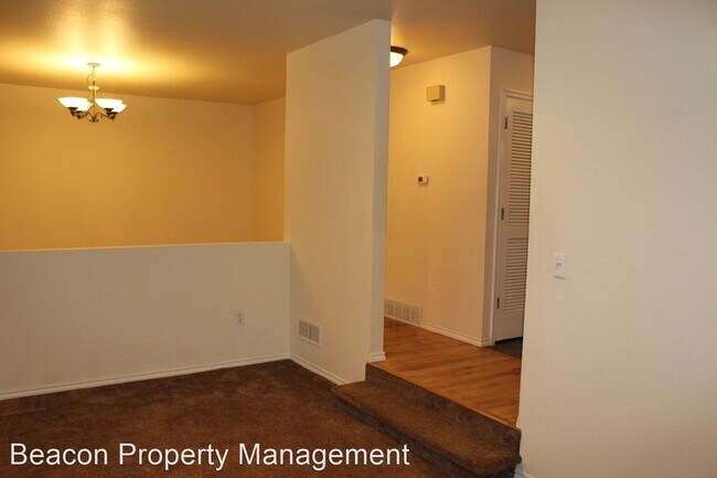 Building Photo - 805 W Peakview Cir