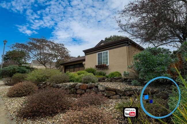 Building Photo - Benicia gorgeous 3 bedroom 2 bath home is ...