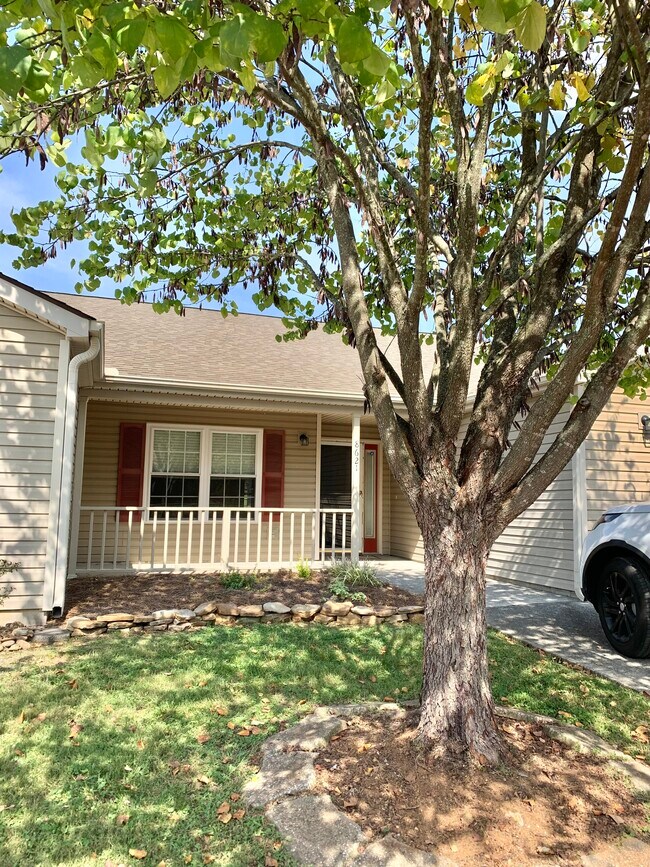 Building Photo - 8621 Flagstone Way