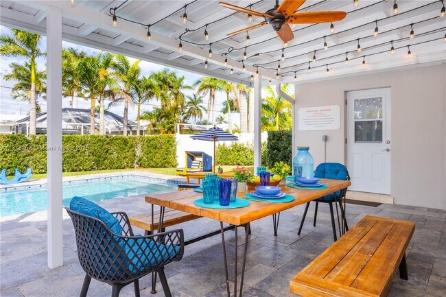 Foto del edificio - 833 Washington St