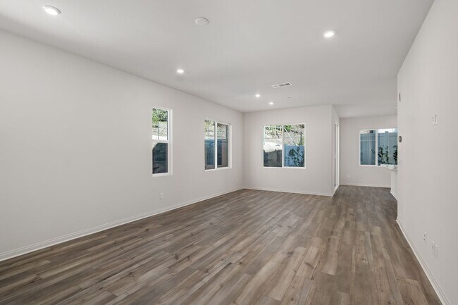 Building Photo - 1523 Wingwood Ln
