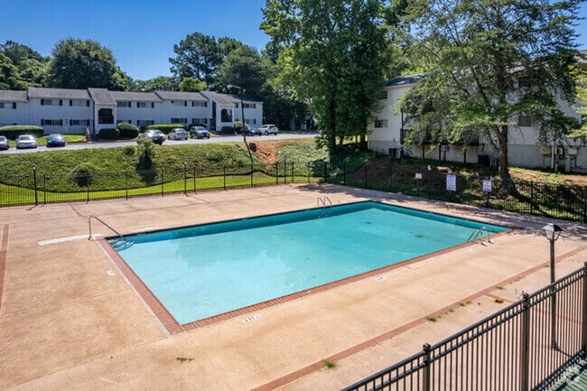 Building Photo - 2615 Kenridge Pkwy