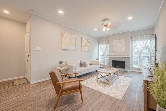 Living room - 7900 N Stadium Dr